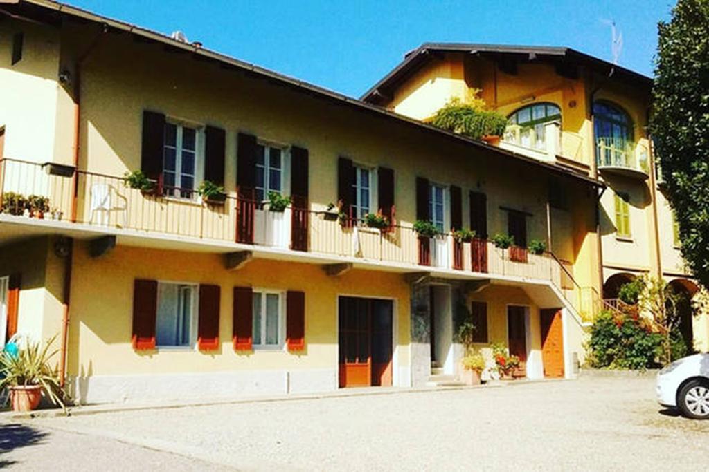 Apartment Piccolo Borgo Castelveccana المظهر الخارجي الصورة